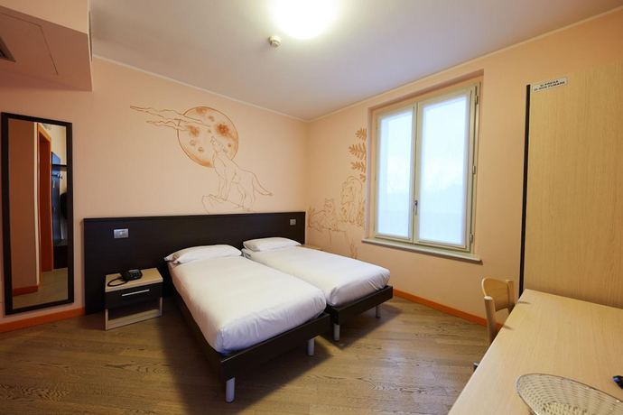 Imagen de la habitación del Hotel Cornelle. Foto 10