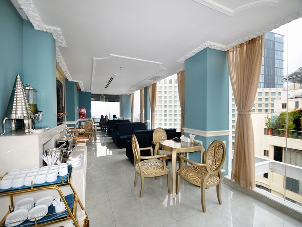 Imagen de los interiores del Hotel Corner 280. Foto 8