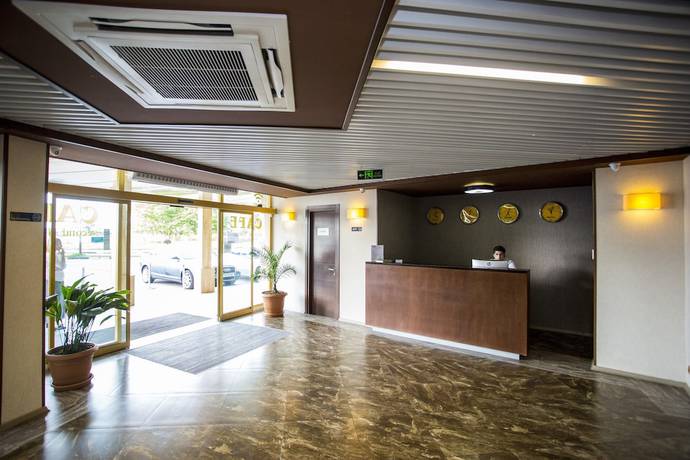 Imagen de los interiores del Hotel Corner Inn. Foto 18