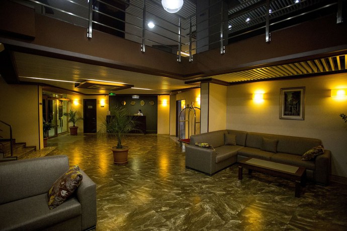 Imagen de los interiores del Hotel Corner Inn. Foto 19