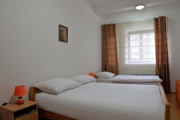 Imagen de la habitación del Hotel Corner, Sarajevo. Foto 8