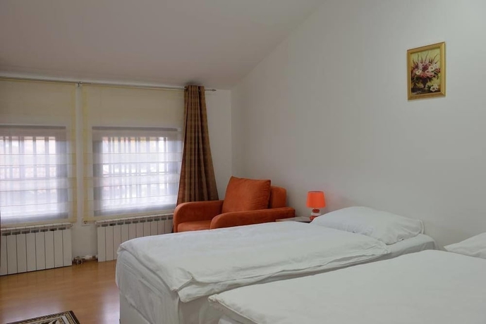 Imagen de la habitación del Hotel Corner, Sarajevo. Foto 16