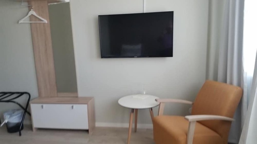 Imagen de la habitación del Hotel Cornerl. Foto 19