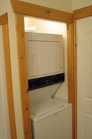 Imagen de los interiores del Hotel Cornerstone Lodge. Foto 17