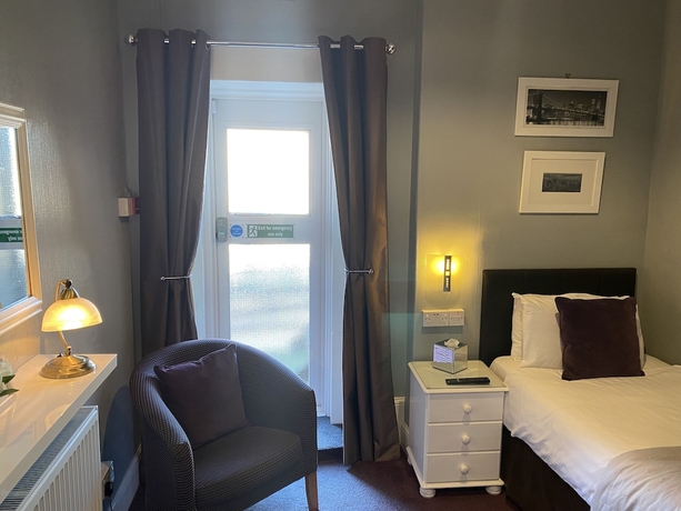 Imagen de la habitación del Hotel Cornerways Guest House. Foto 2