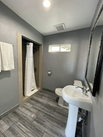 Imagen general del Hotel Cornett Motel. Foto 6