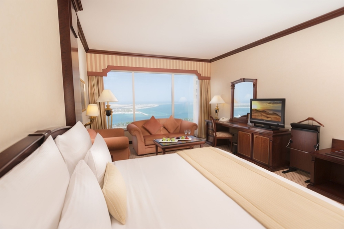 Imagen de la habitación del Hotel Corniche Abu Dhabi. Foto 10