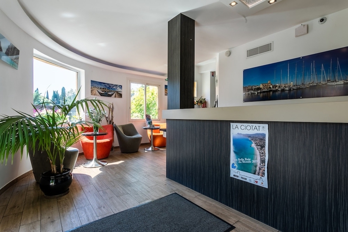 Imagen de los interiores del Hotel Corniche Du Liouquet. Foto 18