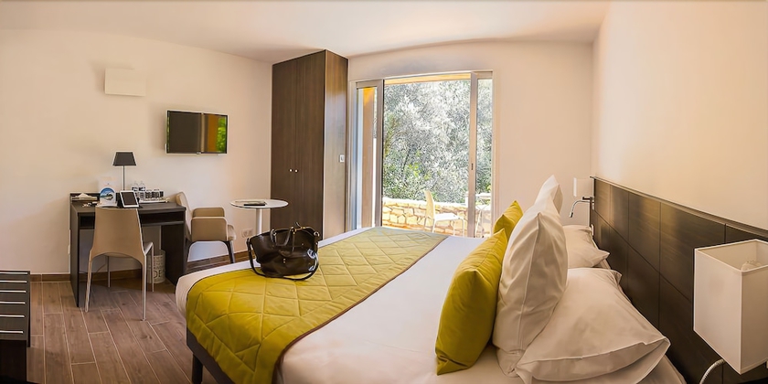 Imagen de la habitación del Hotel Corniche Du Liouquet. Foto 10