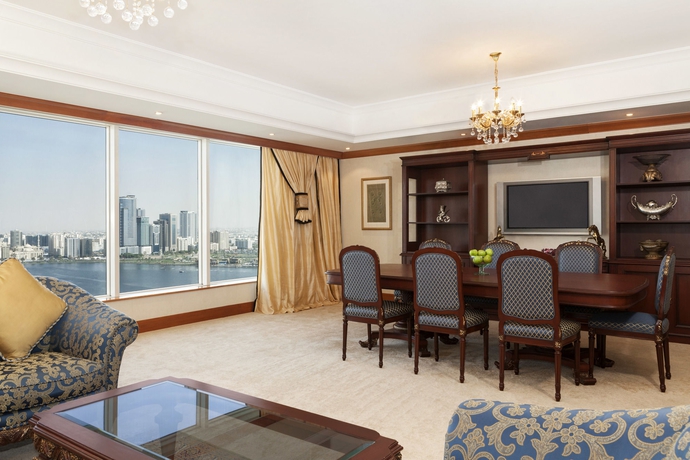 Imagen de la habitación del Hotel Corniche Sharjah. Foto 4