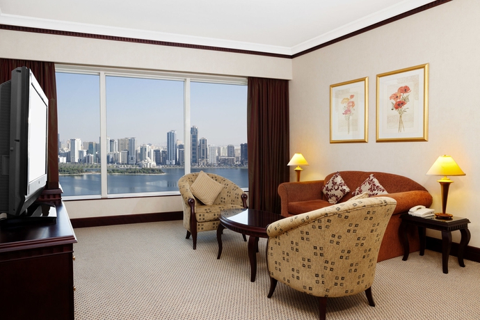 Imagen de los interiores del Hotel Corniche Sharjah. Foto 13