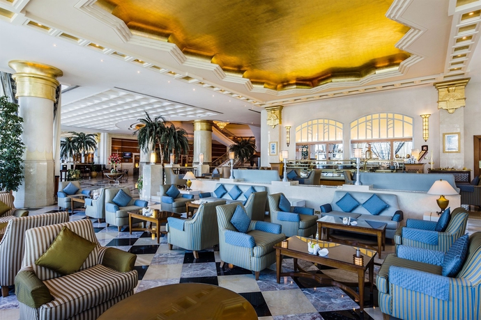 Imagen de los interiores del Hotel Corniche Sharjah. Foto 14