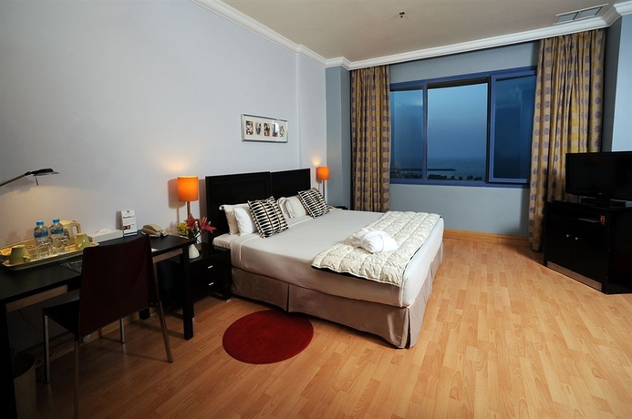 Imagen de la habitación del Hotel Corniche Suites. Foto 3