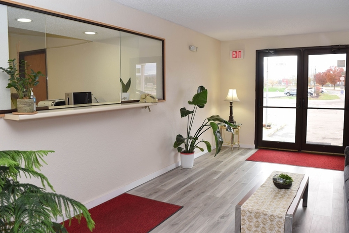 Imagen de los interiores del Hotel Corning Inn. Foto 13