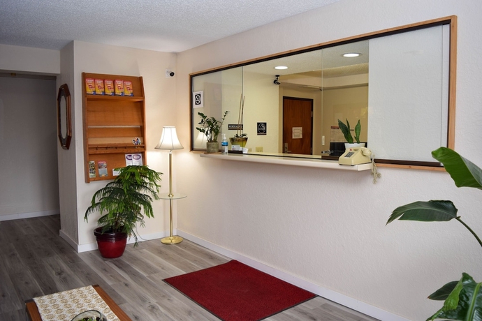 Imagen de los interiores del Hotel Corning Inn. Foto 14