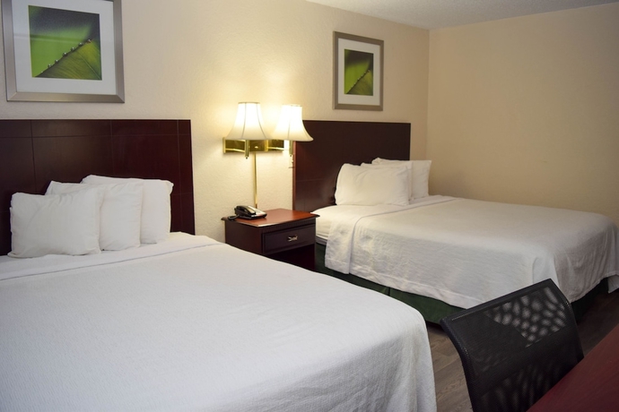 Imagen de la habitación del Hotel Corning Inn. Foto 11