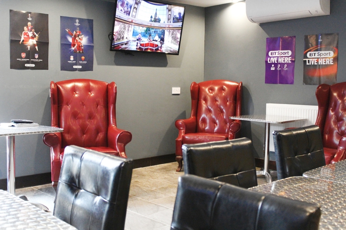 Imagen de los interiores del Hotel Cornmill. Foto 15