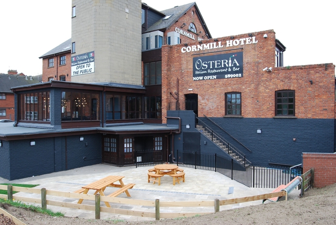 Imagen de los exteriores del Hotel Cornmill. Foto 13