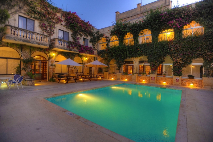 Imagen de la piscina del Hotel Cornucopia. Foto 6