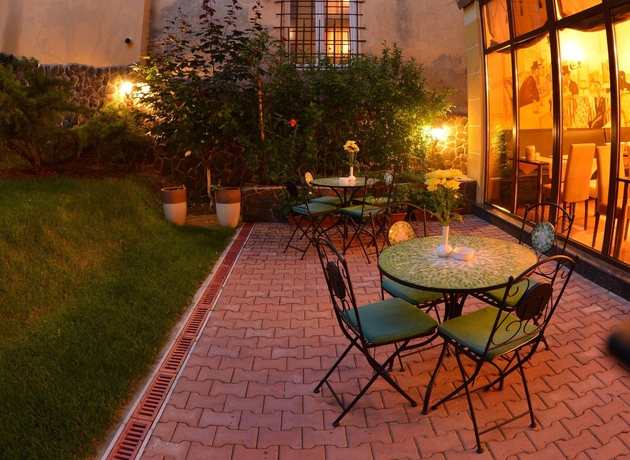 Imagen de los exteriores del Hotel Coroana Brasovului. Foto 8