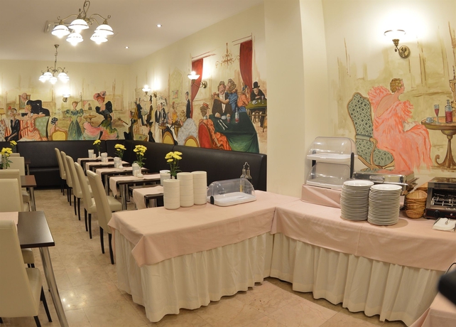 Imagen del bar/restaurante del Hotel Coroana Brasovului. Foto 3