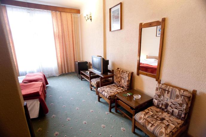 Imagen de la habitación del Hotel Coroana. Foto 4