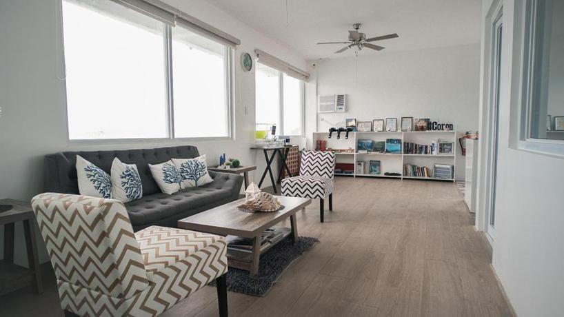 Imagen de los interiores del Hotel Coron Underwater Garden Resort. Foto 8