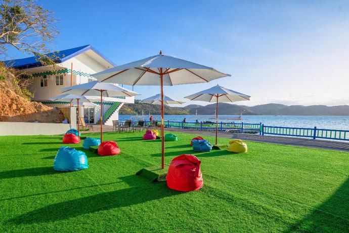 Imagen del bar/restaurante del Hotel Coron Underwater Garden Resort. Foto 3