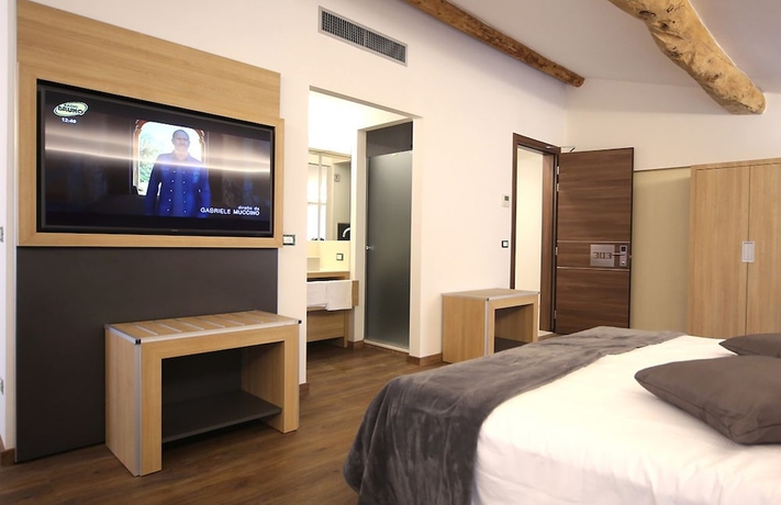 Imagen de la habitación del Hotel Corona, Coliel. Foto 6