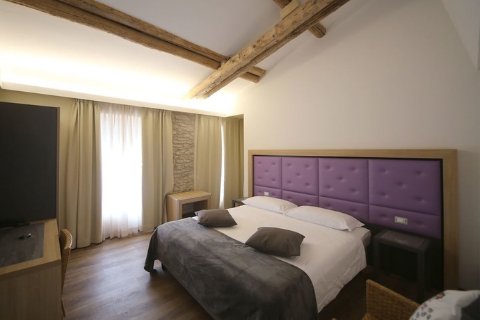 Imagen de la habitación del Hotel Corona, Coliel. Foto 7