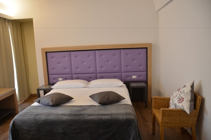Imagen de la habitación del Hotel Corona, Coliel. Foto 10