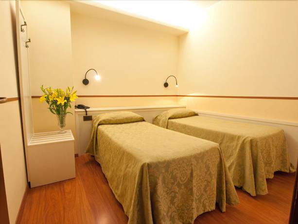 Imagen de la habitación del Hotel Corona, Cuvio. Foto 14