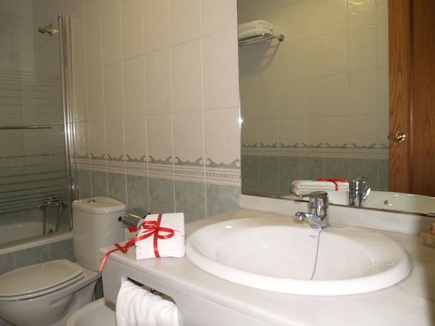 Imagen de la habitación del Hotel Corona De Atarfe. Foto 6