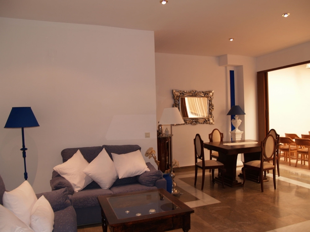 Imagen de los interiores del Hotel Corona De Atarfe. Foto 13