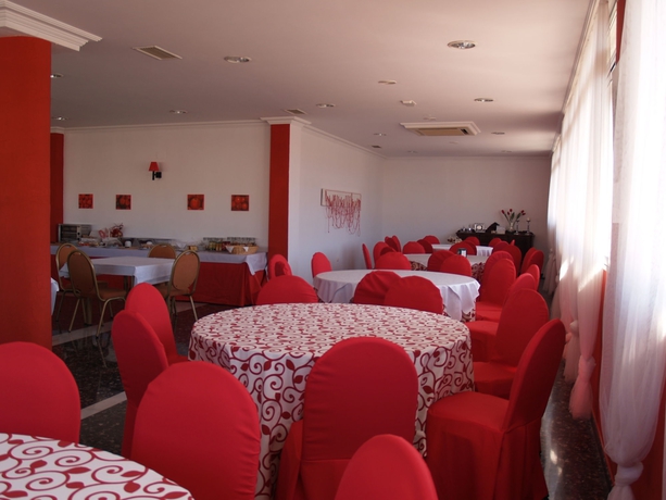 Imagen del bar/restaurante del Hotel Corona De Atarfe. Foto 4