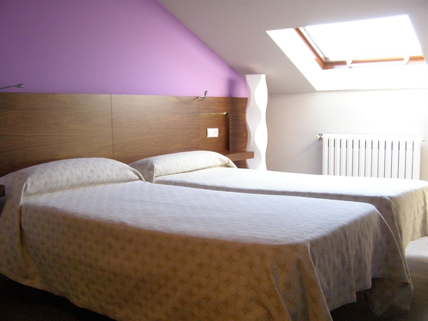 Imagen de la habitación del Hotel Corona De Galicia. Foto 6