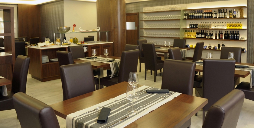 Imagen del bar/restaurante del Hotel Corona De Galicia. Foto 4