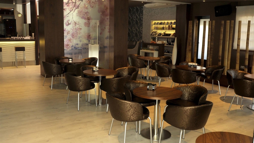 Imagen del bar/restaurante del Hotel Corona De Galicia. Foto 5