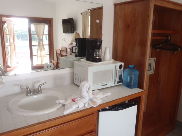 Imagen del bar/restaurante del Hotel Corona Del Mar. Foto 2