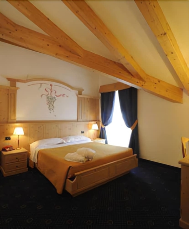 Imagen de la habitación del Hotel Corona Dolomites. Foto 7