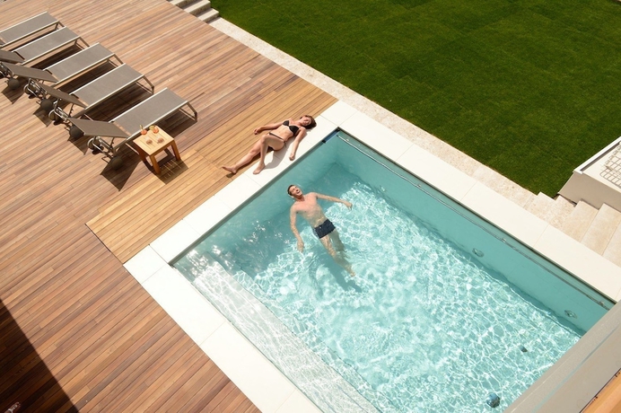 Imagen de la piscina del Hotel Corona Dolomites. Foto 17