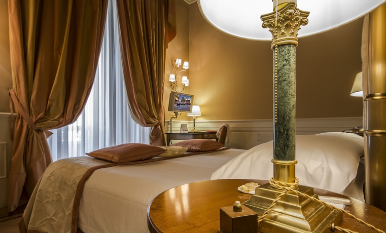 Imagen de la habitación del Hotel Corona D'oro. Foto 8