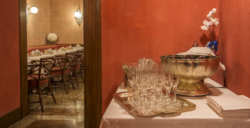 Imagen del bar/restaurante del Hotel Corona D'oro. Foto 2