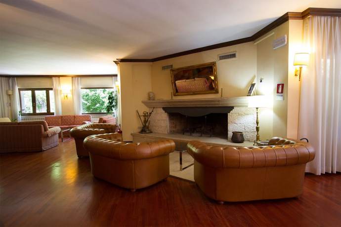 Imagen de los interiores del Hotel Corona, Pescasseroli. Foto 19