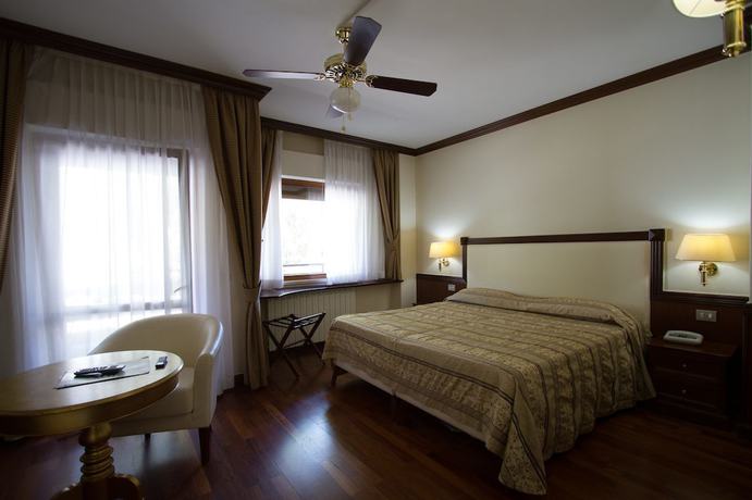 Imagen de la habitación del Hotel Corona, Pescasseroli. Foto 15