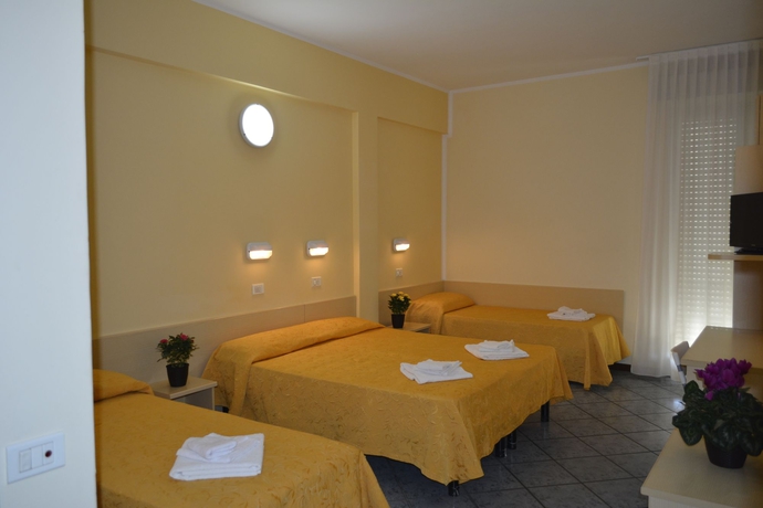 Imagen general del Hotel Corona, Rimini. Foto 2