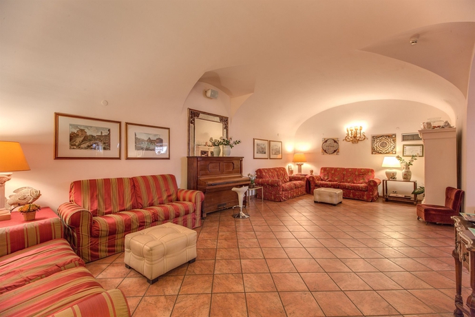 Imagen de los interiores del Hotel Corona, Roma. Foto 15