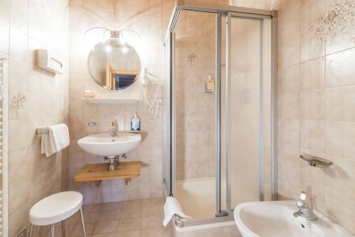 Imagen de la habitación del Hotel Corona, San Vigilio. Foto 5