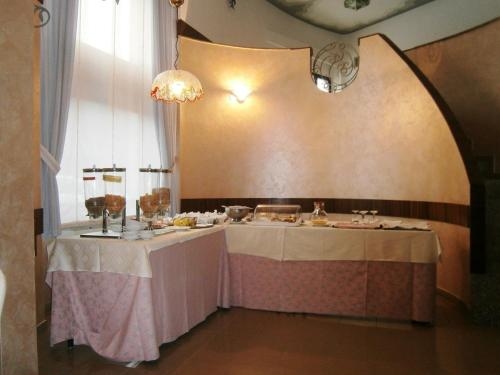 Imagen general del Hotel Corona, Termoli. Foto 4