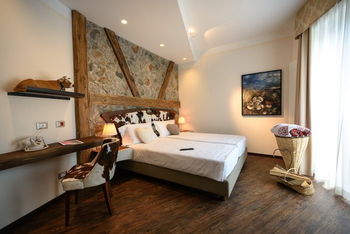 Imagen de la habitación del Hotel Corona, Tirano. Foto 10